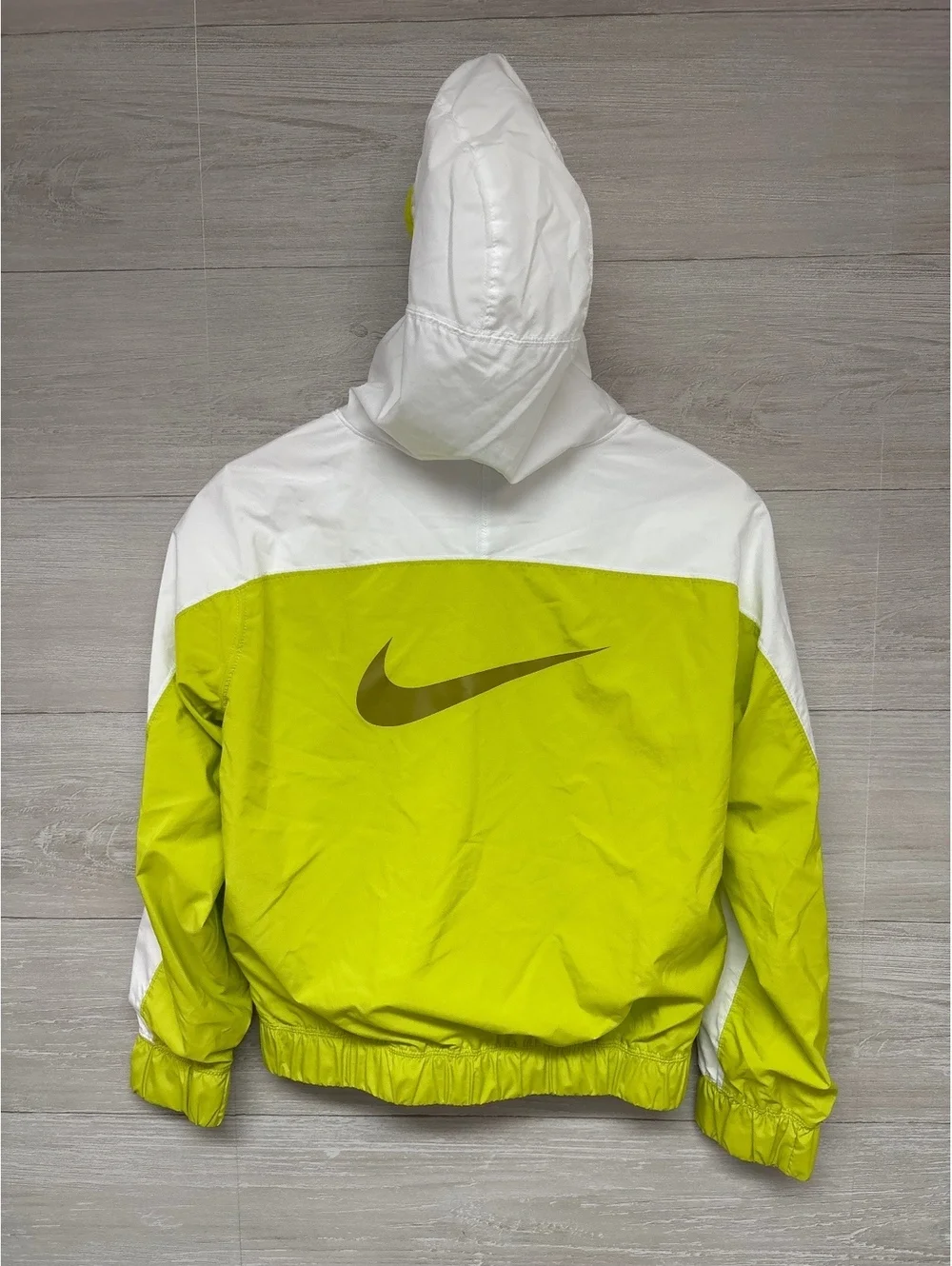 * | Nike | girls pullover. Size M.